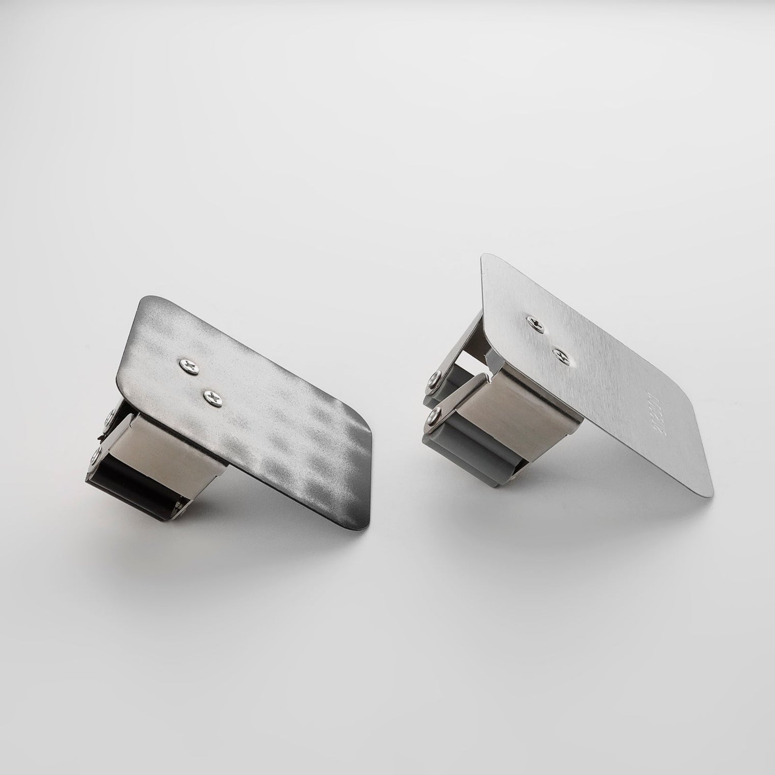 Vertical Saber Wall Mount Display