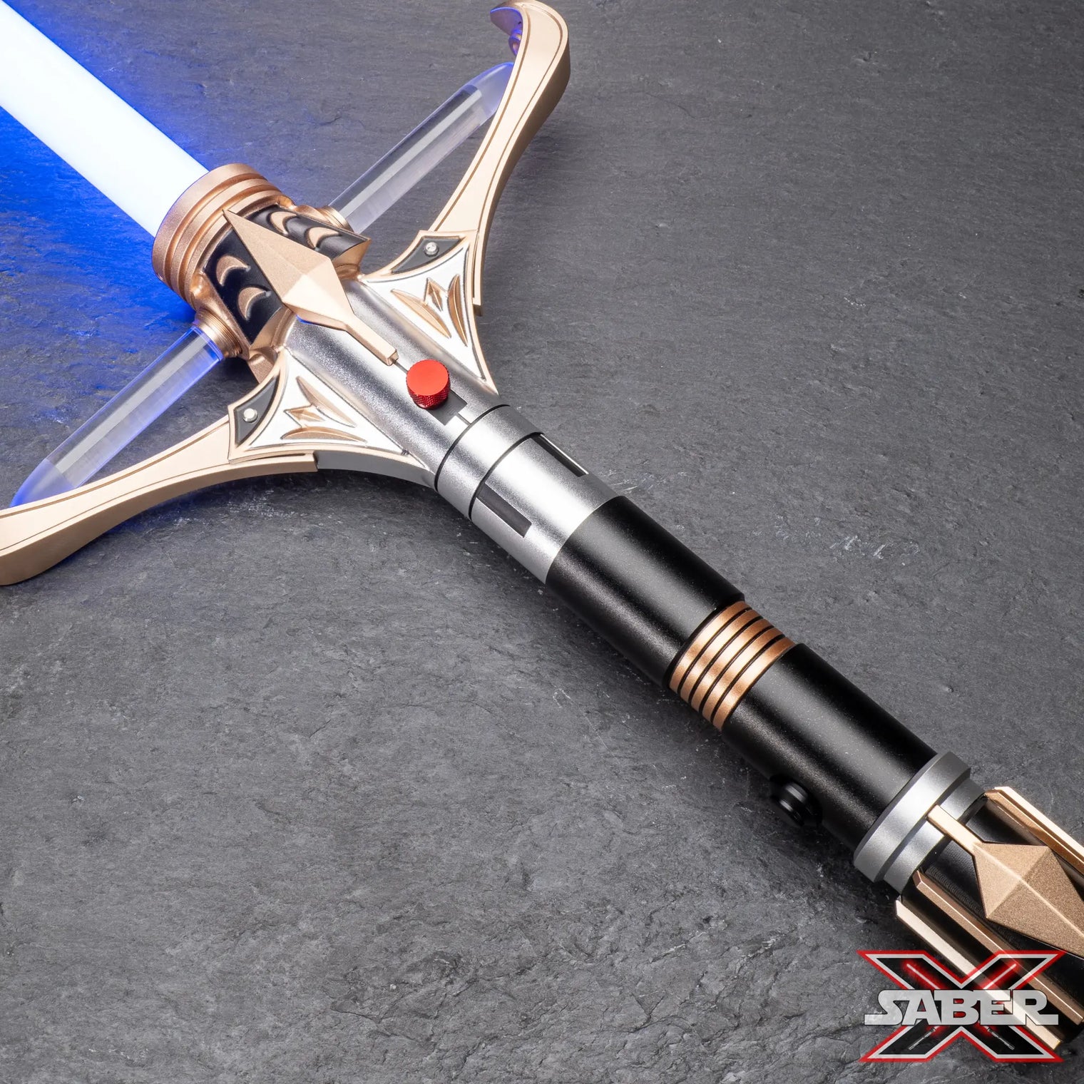 Jedi Stellen Gios' Lightsaber